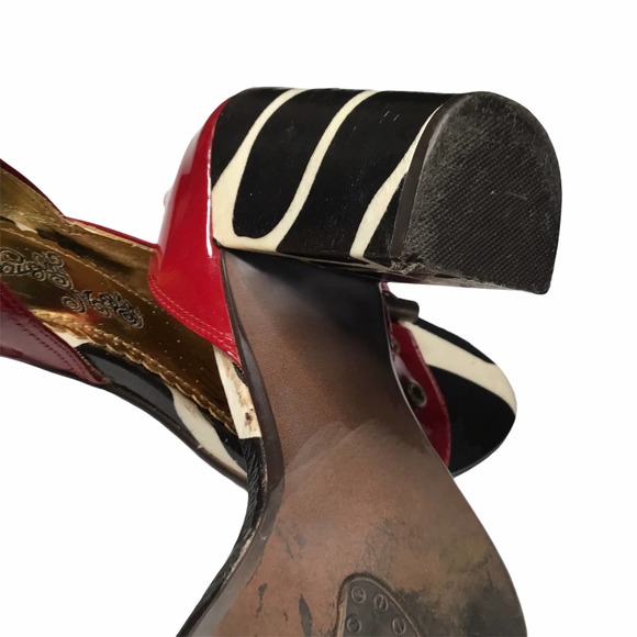 Naughty Monkey Chunky Heel Sandals - Picture 4 of 8